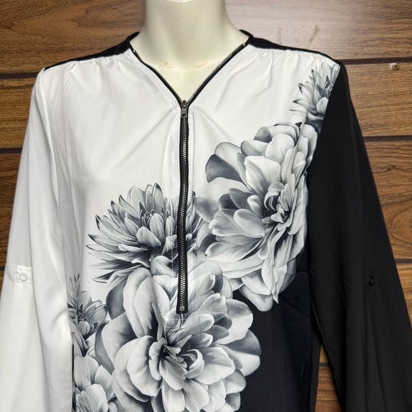Floral Black and White Long Sleeve Top size small silver zipper front - Picture 10 of 10
